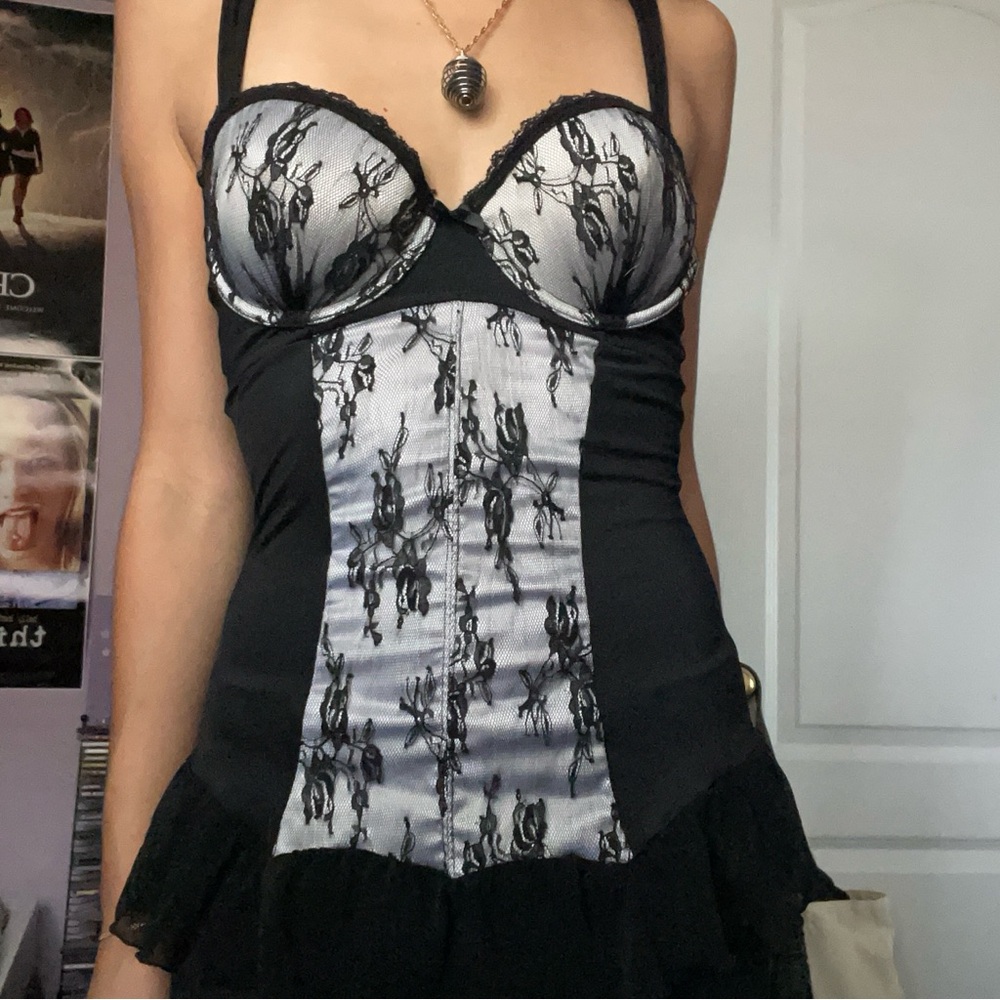 black and silver corset with lace detailing 🖤